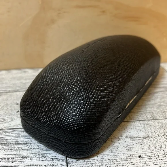 Salvatore Ferragamo Textured Black Eyewear Case - Picture 9 of 9